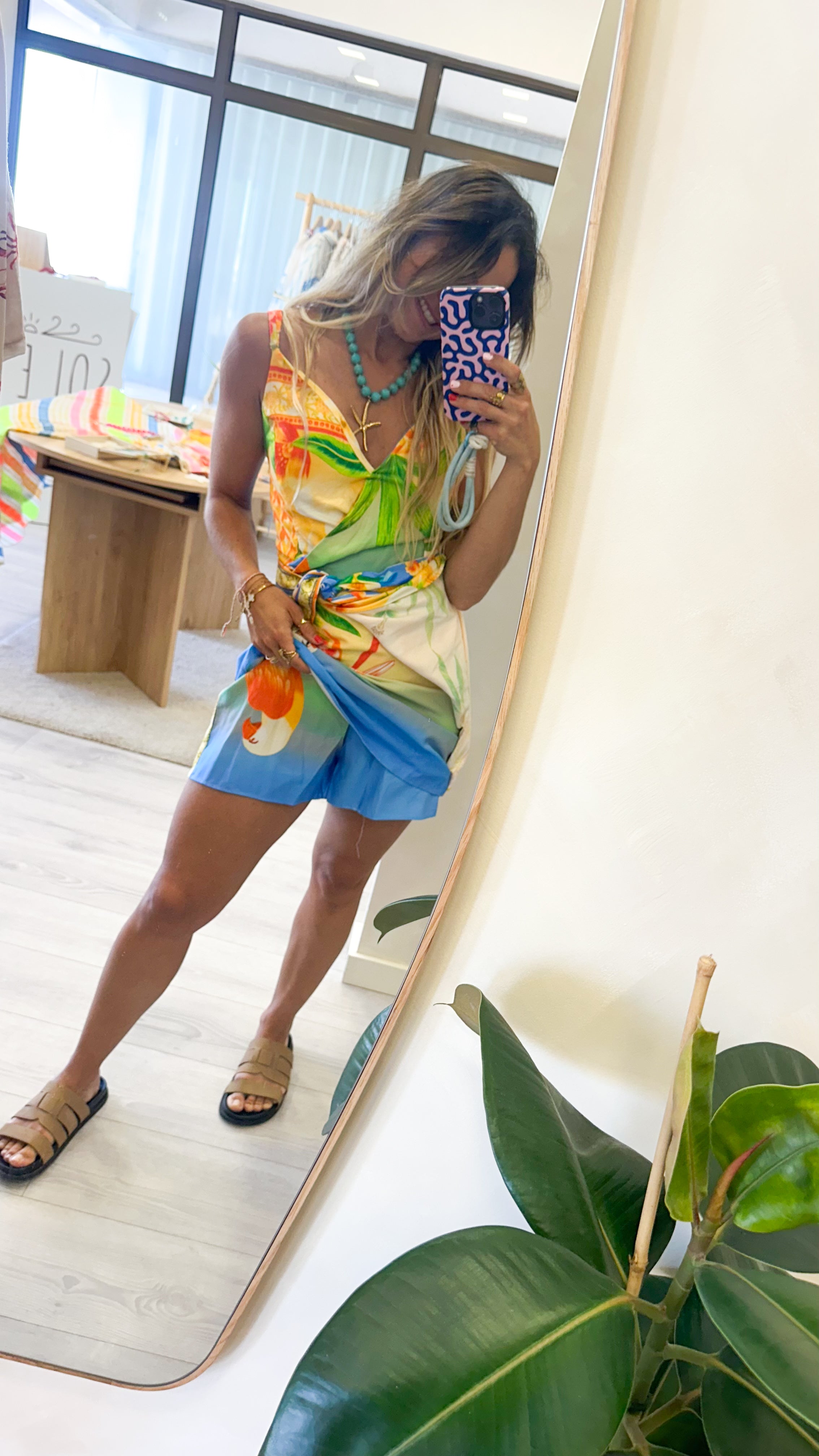 Macacão Azul e Amarelo Tropical